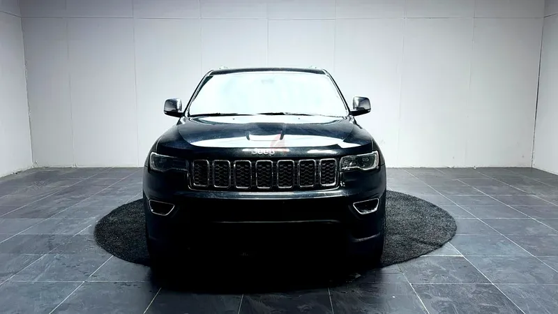 جيب جراند شيروكي 2014